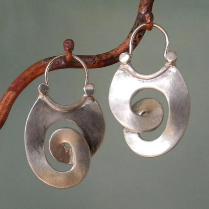 Pendientes en espiral de plata vintage