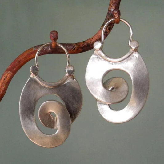 Pendientes en espiral de plata vintage