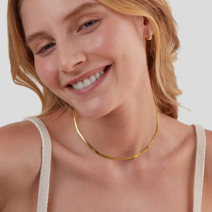 Collar Sarya con cadena tipo serpiente